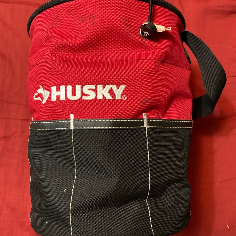 Husky heavy duty multi compartment tool sack